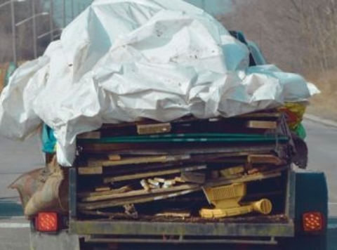 Hoe hoog mag u een aanhanger laden?