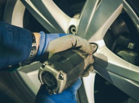 Aanhanger banden vervangen: wanneer en hoe doet u dat?