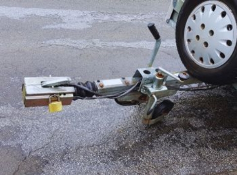 Auto vastzetten op aanhanger: Zo doet u dat veilig en eenvoudig